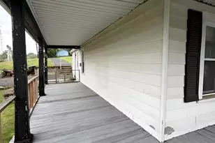 805 E B St, Brunswick, MD 21716 - Photo 5