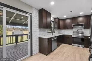 3887 Shadywood Dr, Jefferson, MD 21755 - Photo 11
