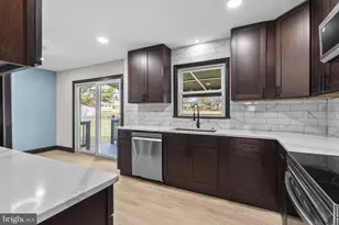 3887 Shadywood Dr, Jefferson, MD 21755 - Photo 9