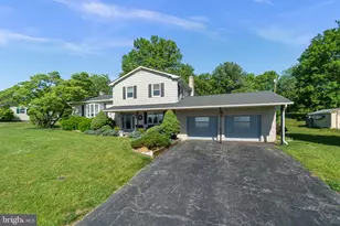 13724 Hillside Ave, Thurmont, MD 21788 - Photo 3