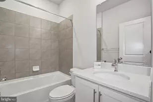 818 Bond St, Frederick, MD 21701 - Photo 13