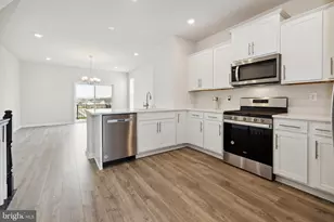 818 Bond St, Frederick, MD 21701 - Photo 9