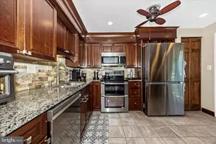 6611 Haydown Ct, Frederick, MD 21703 - Photo 5