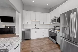 5601 Avonshire Pl, Frederick, MD 21703 - Photo 9