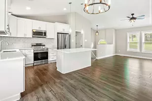 10788 Forest Edge Cir, New Market, MD 21774 - Photo 3