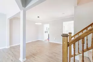 2433 Dunmore Ct, Frederick, MD 21702 - Photo 7