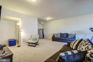 8482 Hedwig Ln, Frederick, MD 21704 - Photo 5