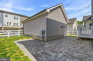 205 Baughmans Ln, Frederick, MD 21702 - Photo 3