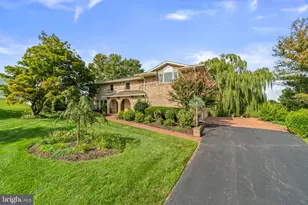 6911 Summerswood Dr, Frederick, MD 21702 - Photo 3