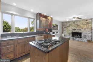 6911 Summerswood Dr, Frederick, MD 21702 - Photo 9