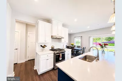 711 Canal Town Street, Brunswick, MD 21716 - Photo 5