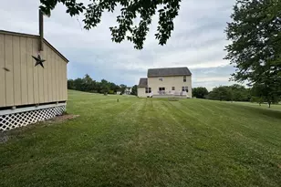 3826 Roundtree Rd, Jefferson, MD 21755 - Photo 3