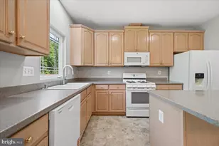 1004 Collindale Ave, Mount Airy, MD 21771 - Photo 15