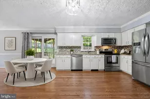 6396 Devonshire Ln, Frederick, MD 21703 - Photo 3
