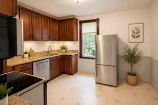 8 N Virginia Ave, Brunswick, MD 21716 - Photo 3