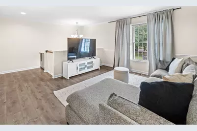 7121 Bradshaw Court E, Frederick, MD 21703 - Photo 3