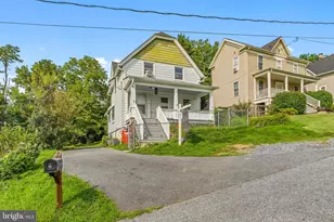 819 E A St, Brunswick, MD 21716 - Photo 1