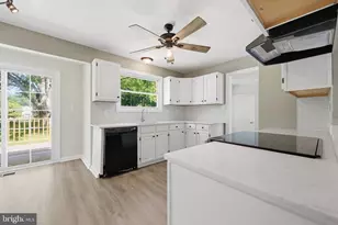 8215 Virginia Ln, Frederick, MD 21704 - Photo 7