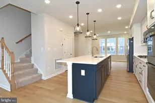 402 Matlock Ln, Frederick, MD 21701 - Photo 3