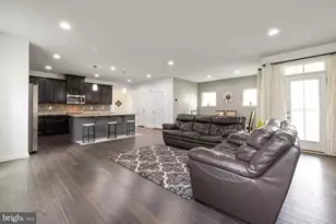5861 Oakdale Vlg Rd, Ijamsville, MD 21754 - Photo 3