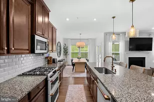 601 Canal Town St, Brunswick, MD 21716 - Photo 25