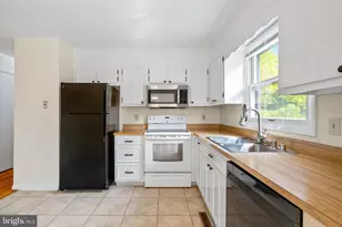10225 Allview Dr, Frederick, MD 21701 - Photo 9