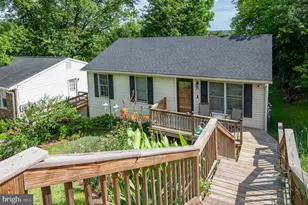 28 East E Street, Brunswick, MD 21716 - Photo 3