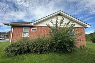 405 Delaware Rd, Frederick, MD 21701 - Photo 13