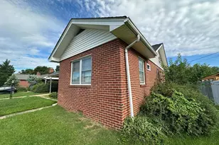 405 Delaware Rd, Frederick, MD 21701 - Photo 3