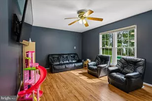 3437 Livingston Dr, Jefferson, MD 21755 - Photo 3
