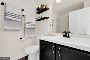 5600 Avonshire Pl, Frederick, MD 21703 - Photo 11