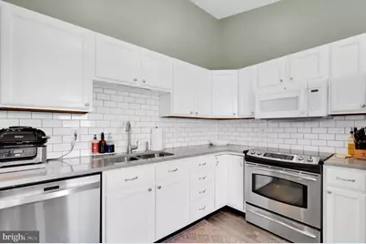 5600 Avonshire Place #M, Frederick, MD 21703 - Photo 7