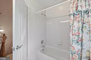 1019 Chinaberry Dr, Frederick, MD 21703 - Photo 9