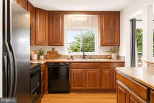 5752 Sunset View Ln, Frederick, MD 21703 - Photo 9