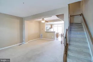586 Eisenhower Dr, Frederick, MD 21703 - Photo 9