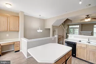 586 Eisenhower Dr, Frederick, MD 21703 - Photo 5