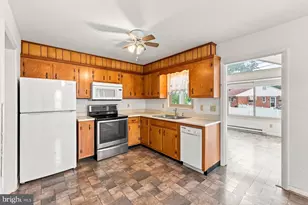 802 Young Pl, Frederick, MD 21702 - Photo 13