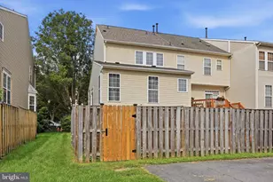 1728 Derrs Square E, Frederick, MD 21701 - Photo 9