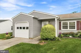 6879 Snowberry Ct, Frederick, MD 21703 - Photo 3