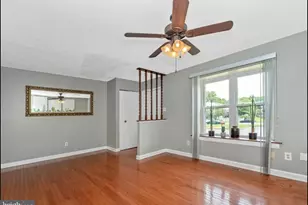 381 W Thornhill, Frederick, MD 21703 - Photo 3