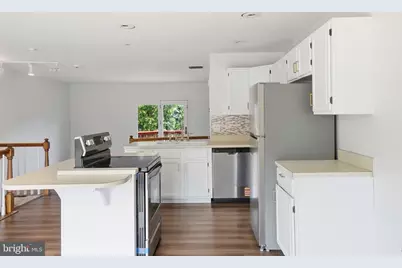 18 Victoria Square, Frederick, MD 21702 - Photo 9
