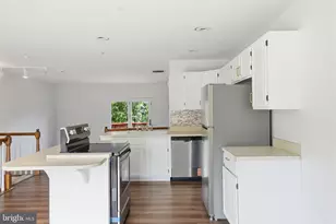 18 Victoria Square, Frederick, MD 21702 - Photo 9
