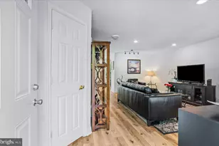 9245 Ridgefield Cir, Frederick, MD 21701 - Photo 3