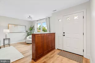 8130 Cambridge Dr, Frederick, MD 21704 - Photo 5