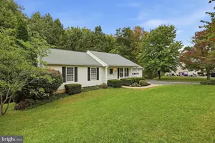 908 Winding Way, Mount Airy, MD 21771 - Photo 5