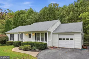 908 Winding Way, Mount Airy, MD 21771 - Photo 3