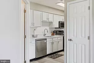 6505 Springwater Ct, Frederick, MD 21701 - Photo 5