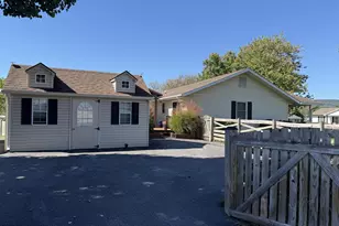 24 Hammaker St, Thurmont, MD 21788 - Photo 3