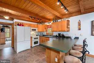 392 Deer Run Ln, Swanton, MD 21561 - Photo 5
