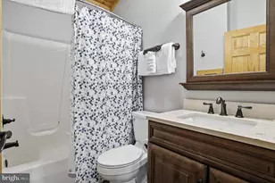 18 Lakeside Vlg Ln, Mc Henry, MD 21541 - Photo 5